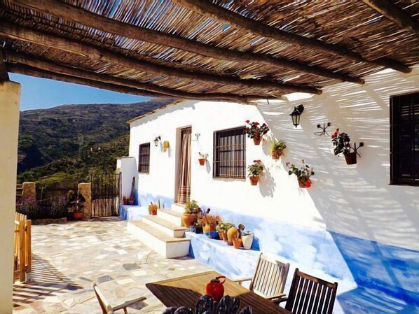 Outdoor dining - Self catering La Encina for 8 people (Lanjarón)