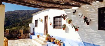 Itsepalveluperiaatteella La Encina 8 hengelle