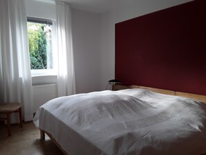 1 bedroom, WiFi, bed sheets