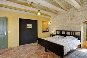 5 habitaciones y caja de seguridad en la habitación 