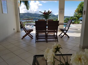 Outdoor dining - The villa, spacious and pleasant APPT F4. Stunning sea and countryside. (La Trinité)