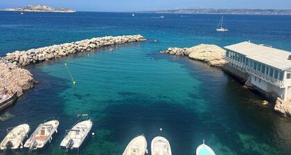 Cabanon Front De Mer, AccĂšs Mer, proche Vieux-Port Marseille