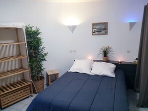 3 bedrooms, in-room safe, iron/ironing board, free WiFi