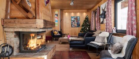 Téléviseur, foyer, jeux vidéo, lecteur de DVD