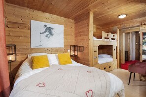 6 chambres, système d’insonorisation, fer et planche à repasser