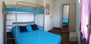 2 bedrooms, iron/ironing board, free WiFi