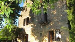 A stone building with a tower, a balcony, and a door. - magnificient 16th century MANOR HOUSE with POOL and JACUZZI (Cénac-Et-Saint-Julien)