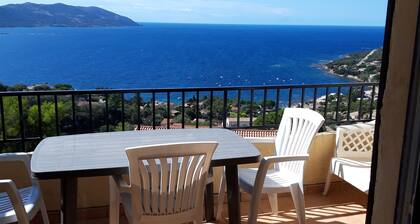 Apt has tiuccia bright, beautiful view of mountains and sea, tranquility rest