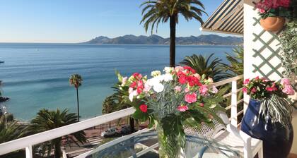 Appartement de grand standing vue exceptionnelle sur mer, Ăźles et esterel