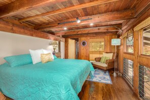 4 habitaciones, tabla de planchar con plancha, wifi y ropa de cama