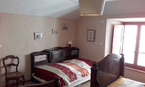 3 soverom, strykejern/-brett og internettilgang