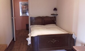 3 bedrooms, iron/ironing board, internet