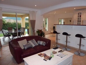 Interior - Charming villa with heated pool in quiet, 6/8 people, Gulf of St Tropez (Le Plan-De-La-Tour)