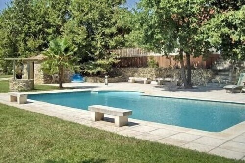 Isle sur la Sorgue Villa in einem ruhigen Pool