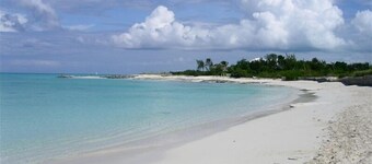 Villa Vivace - New Luxurious Seaside Home