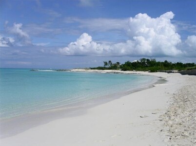 Villa Vivace - New Luxurious Seaside Home