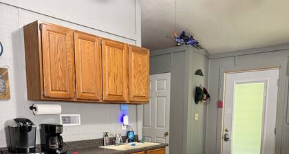 Cozy 2BR Retreat Near Hurley-Ironwood – Trails, Skiing, Snomobiling