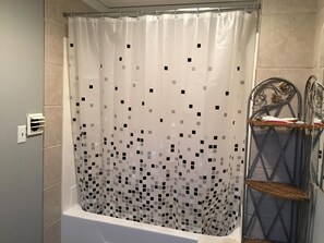 Combined shower/tub, hair dryer, towels, toilet paper - Cozy 2BR Retreat Near Hurley-Ironwood – Trails, Skiing, Snomobiling (Montreal)