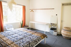 1 slaapkamer, een bureau, wifi