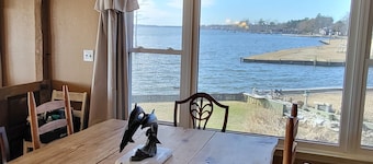 WaterWinds! Waterfront Private house w/dock, Pet friendly