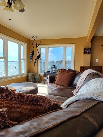 WaterWinds! Waterfront/ Albemarle Sound Private house w/dock,4 kayaks