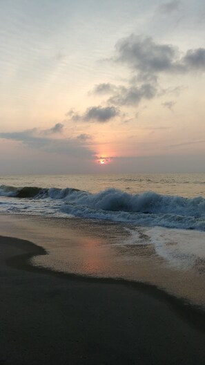 サンラウンジャー、ビーチタオル