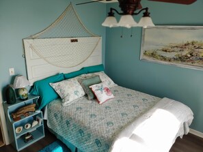 3 habitaciones, escritorio, tabla de planchar con plancha y wifi gratis 