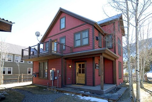 Red Poppy- Beautiful home 3 blocks from Elk Ave