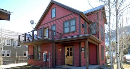 Red Poppy- Beautiful home 3 blocks from Elk Ave