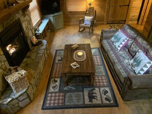 Smart TV, fireplace - Peaceful Real Log Cabin Rushing Trout Stream  Jacuzzi Hot Tub (deep gap)