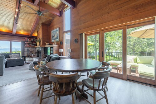 Lake View Townhome Just Steps from Lake Tahoe!