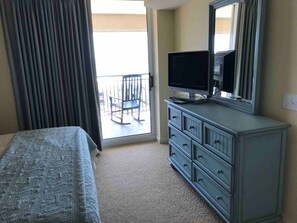 3 bedrooms, desk, iron/ironing board, travel cot - Seaside Bliss: Tilghman Beach & Golf Resort Condo (North Myrtle Beach)