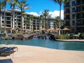 Piscina all'aperto, una piscina riscaldata
