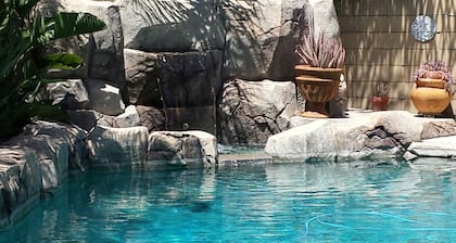 2.5 Miles to Disneyland Luxury 2,850 sq. ft. NEW HEATED SPA REG2015-00090