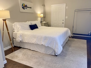 1 slaapkamer, een strijkplank/strijkijzer, gratis wifi, beddengoed
