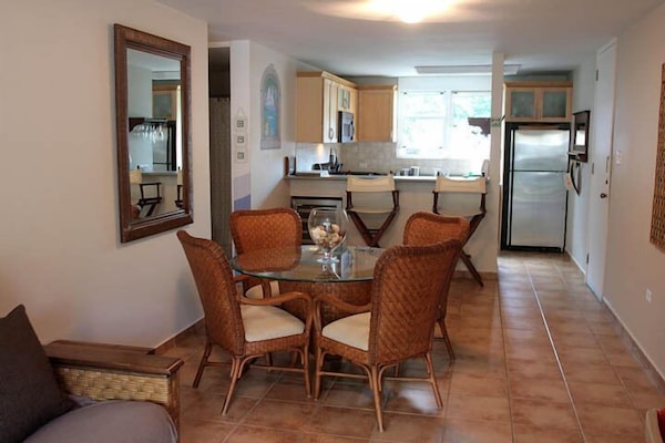 Beautiful dining set for four (4), plus kitchen Stools