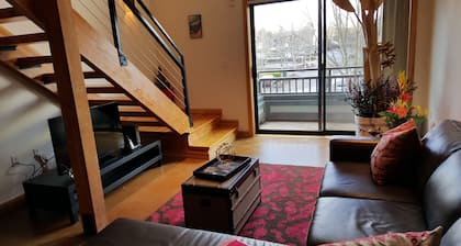 Cool Downtown Orenco Loft