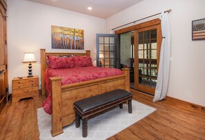 5 bedrooms, iron/ironing board, WiFi, bed sheets