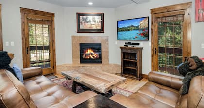 Beautiful Luxury Mountain Retreat, Great For Families and Groups