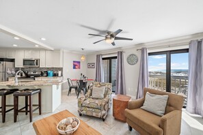 Een televisie en een dvd-speler