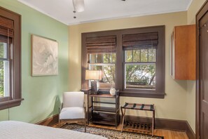 2 chambres, fer et planche à repasser, lit parapluie, Wi-Fi