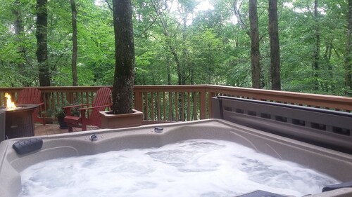 Creekside Cabin-Hot Tub - Amid North Georgia Wineries