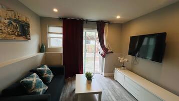 Smart TV, computer monitors