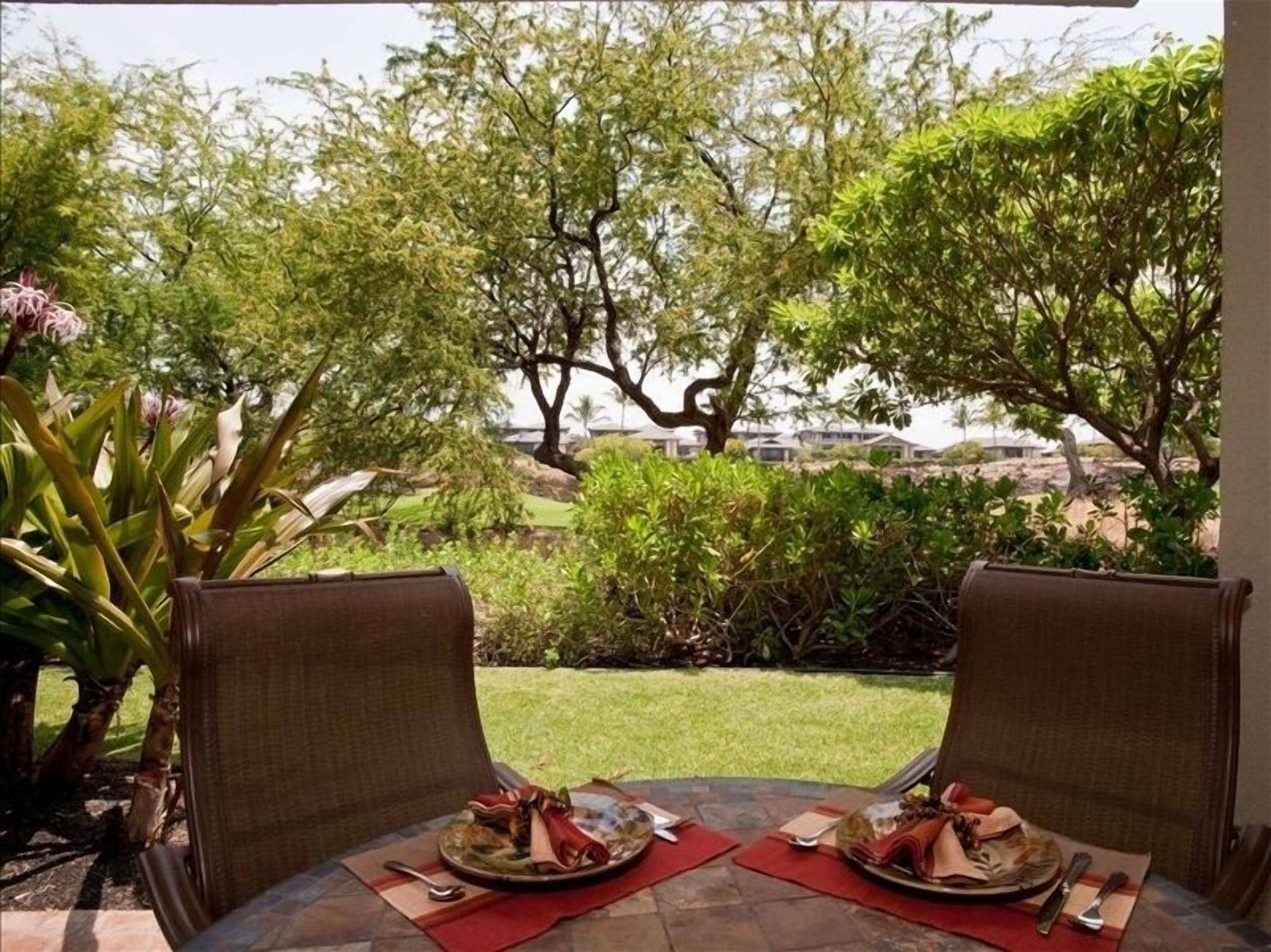 屋外ダイニングエリア