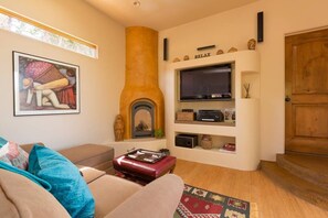 Smart TV, fireplace, books, stereo - 2 BR Wine Country Getaway at 3 acre Hacienda (Arroyo Grande)