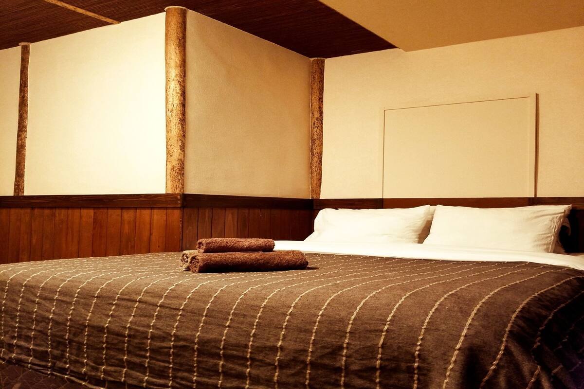 1 bedroom, blackout curtains, free WiFi