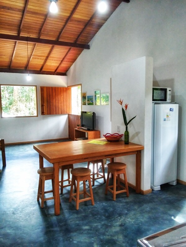 House, 2 Bedrooms | In-room dining