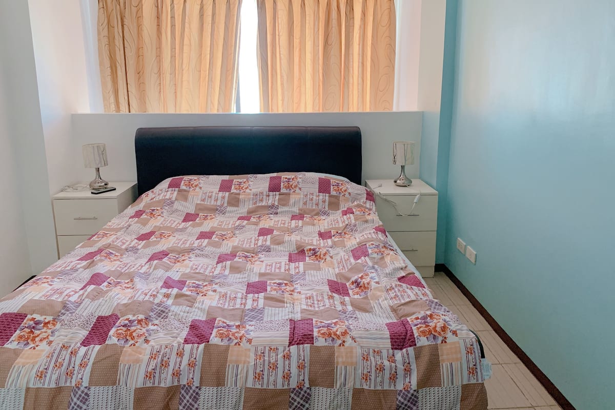 Signature Loft, 1 Bedroom, City View | Desk, free WiFi, bed sheets