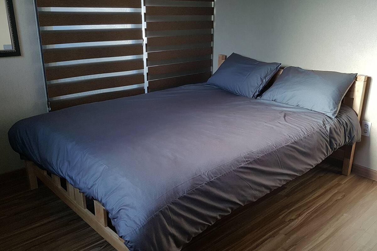 Ropa de cama de alta calidad y wifi gratis 