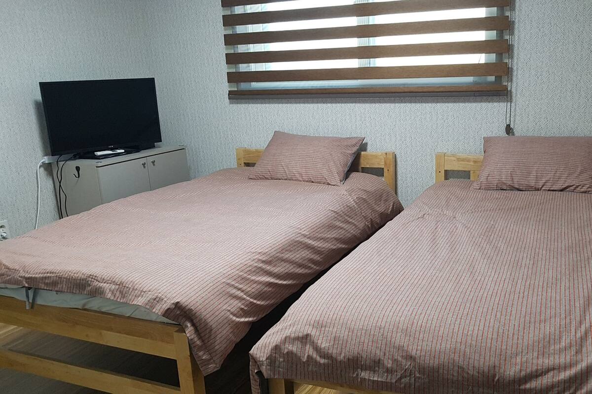 Ropa de cama de alta calidad y wifi gratis 
